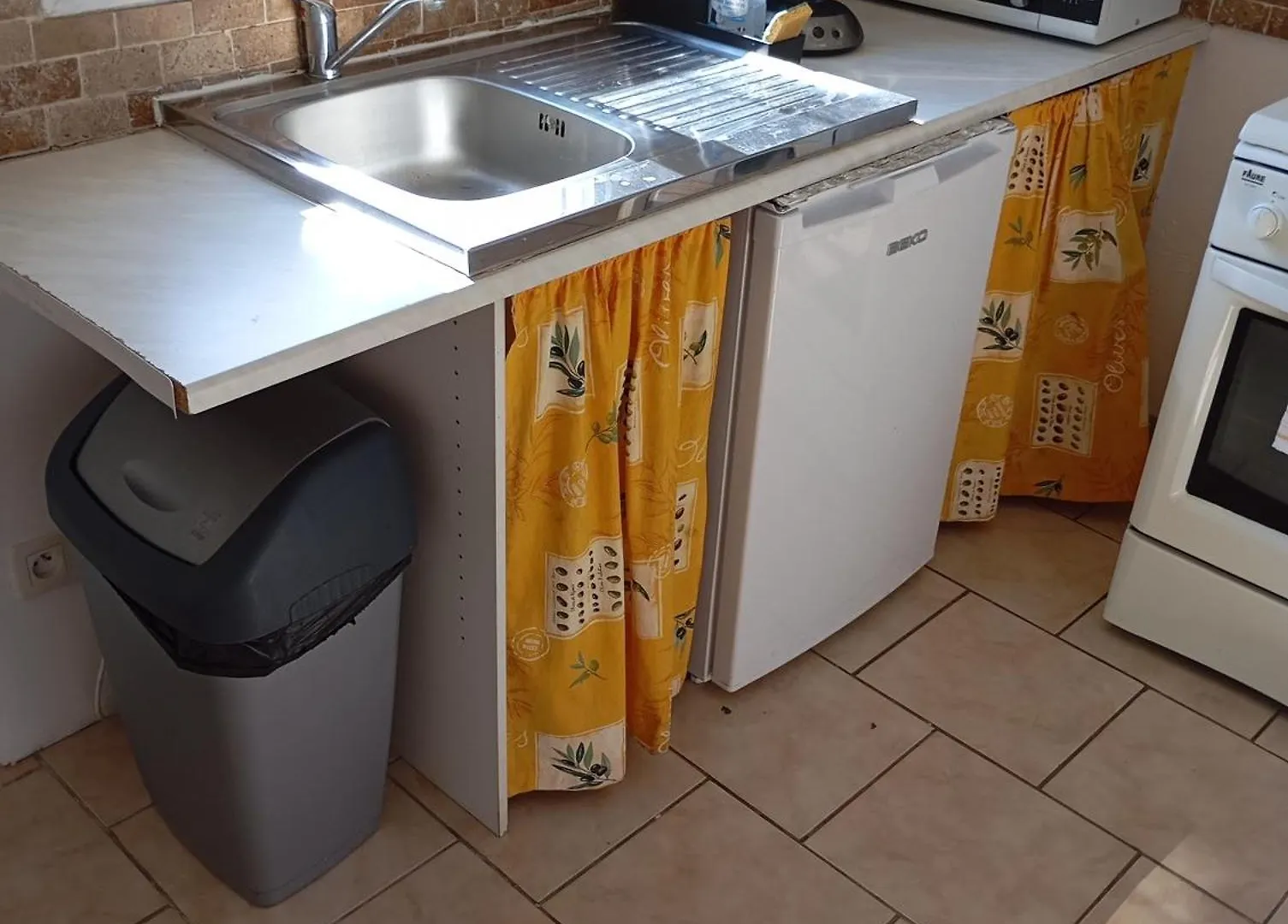 Apartment Appartement Dans Villa A Marignane France